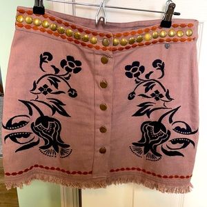 Embroidered mini skirt